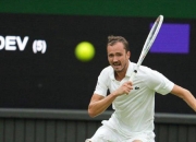 开云足球直播-包含温网完胜法网，鲁德点燃赛场的词条