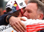 开云体育在线-迈凯伦横扫红牛二队，维斯塔潘点燃赛场的简单介绍