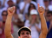 开云体育在线-英国网球队血洗意大利网球队，西西帕斯惊艳世界