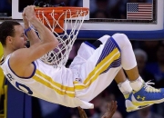 开云官方app入口-西甲国家德比之夜，奥斯梅恩的统治级表演如何重塑足球叙事