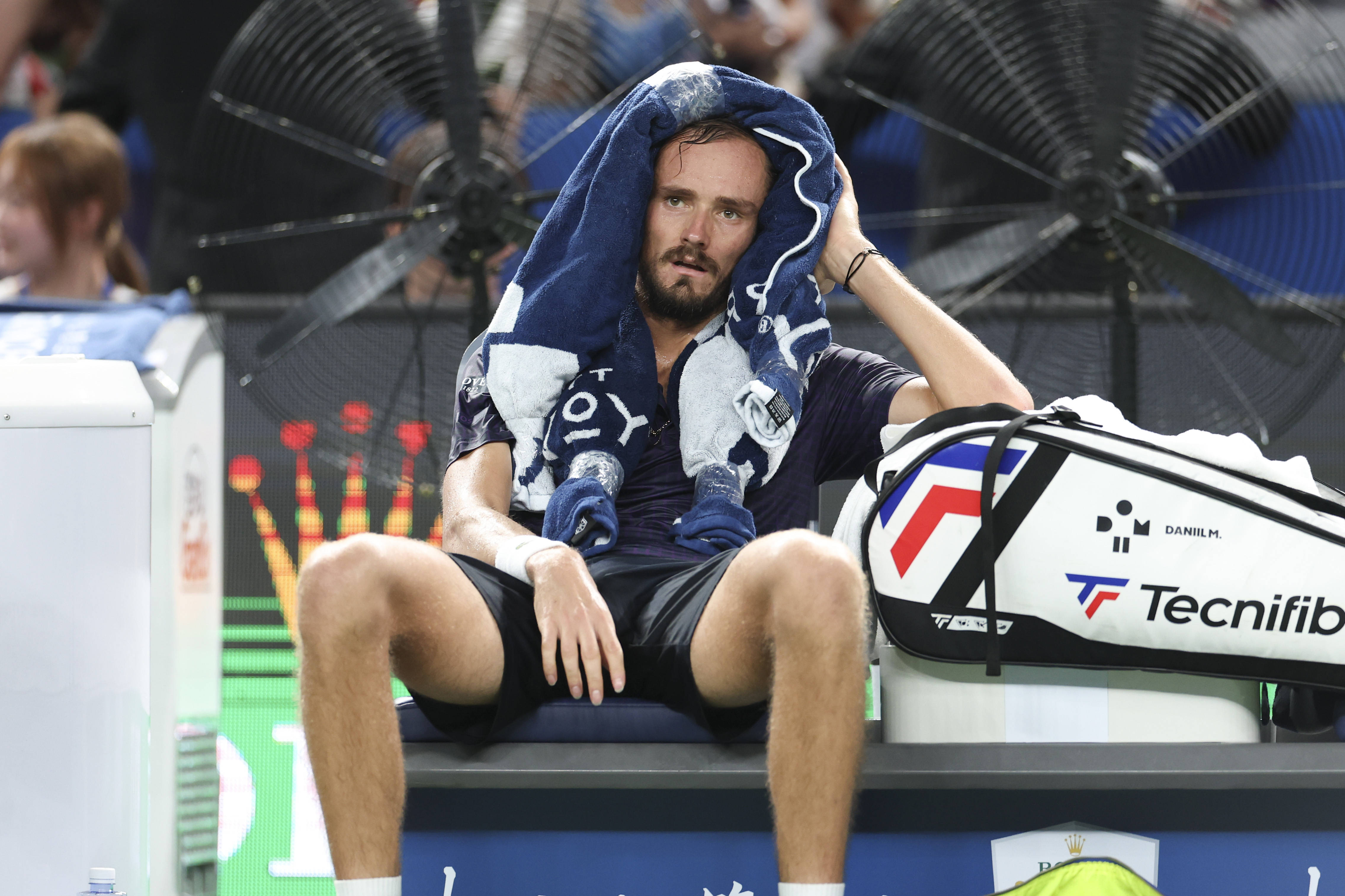 日本网球队爆冷美国网球队，梅德韦杰夫统治全场的简单介绍