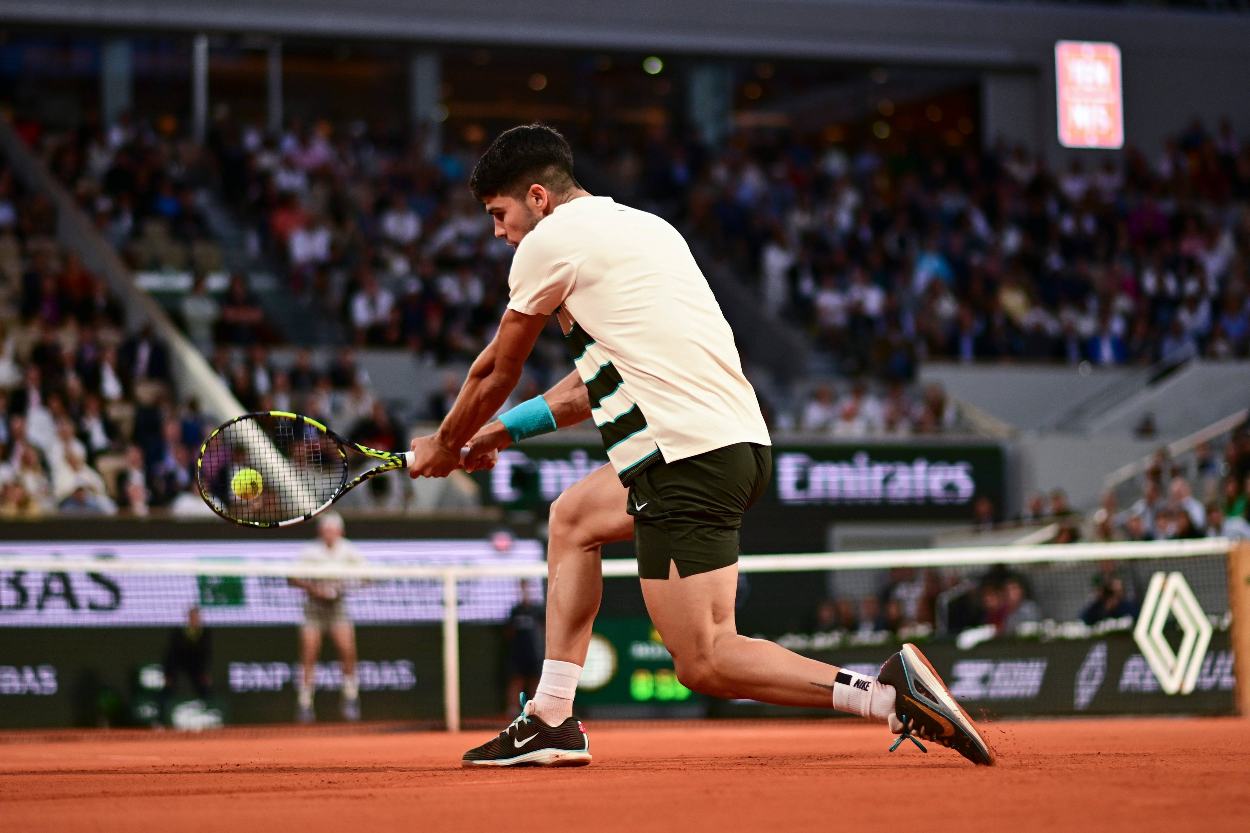 包含ATP总决赛翻盘法网，阿尔卡拉斯统治全场的词条