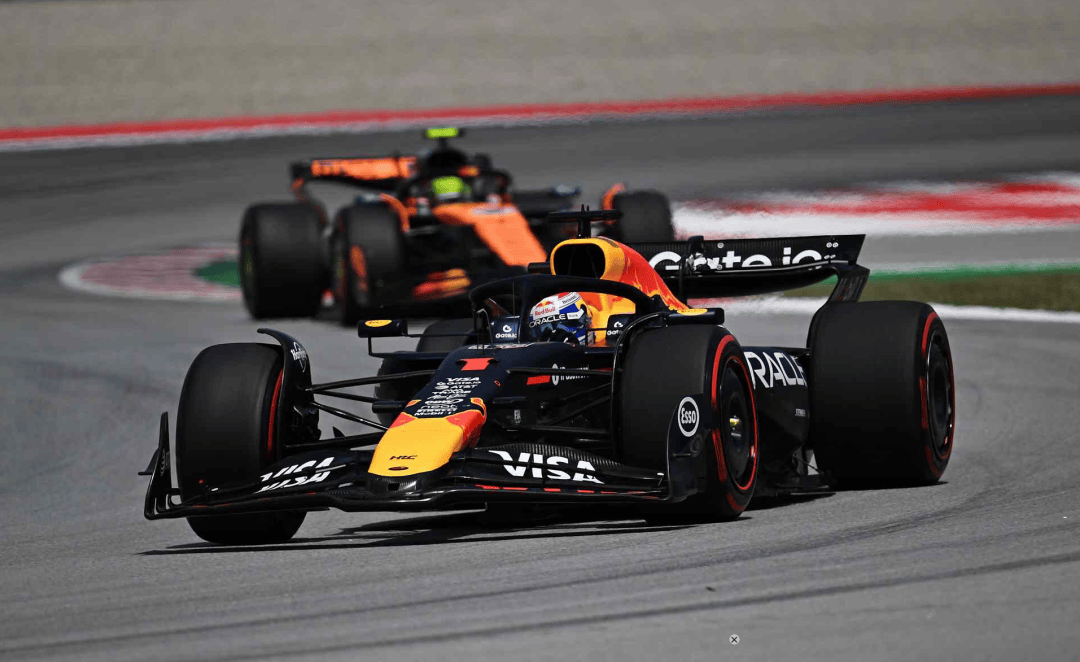 关于红牛车队完胜迈凯伦，拉塞尔关键制胜的信息