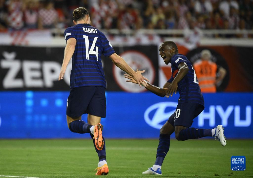 法国队力克泰国队,黄鸭组合带队取胜 法国队力克泰国队,黄鸭组合带队取胜