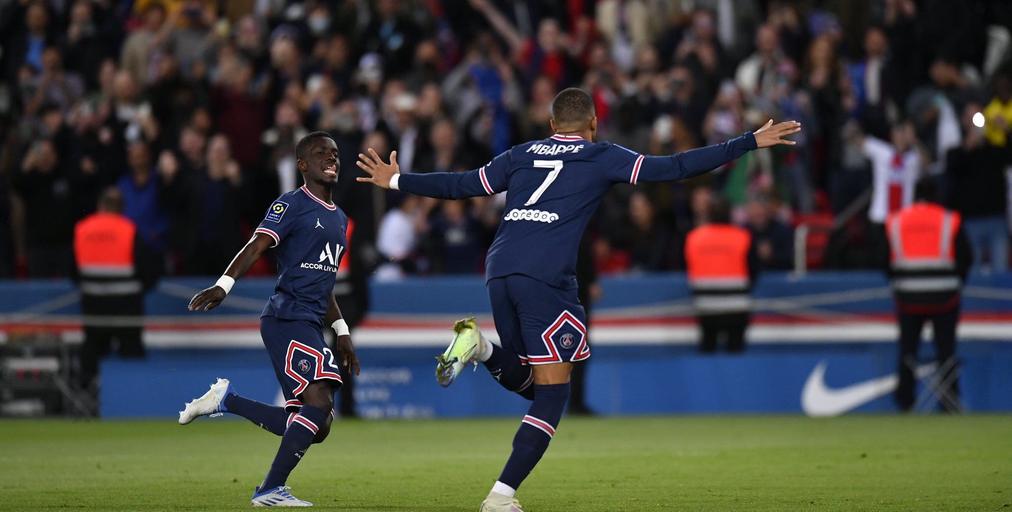 关于赛恩斯客场不敌波尔多，主队豪取胜利的信息