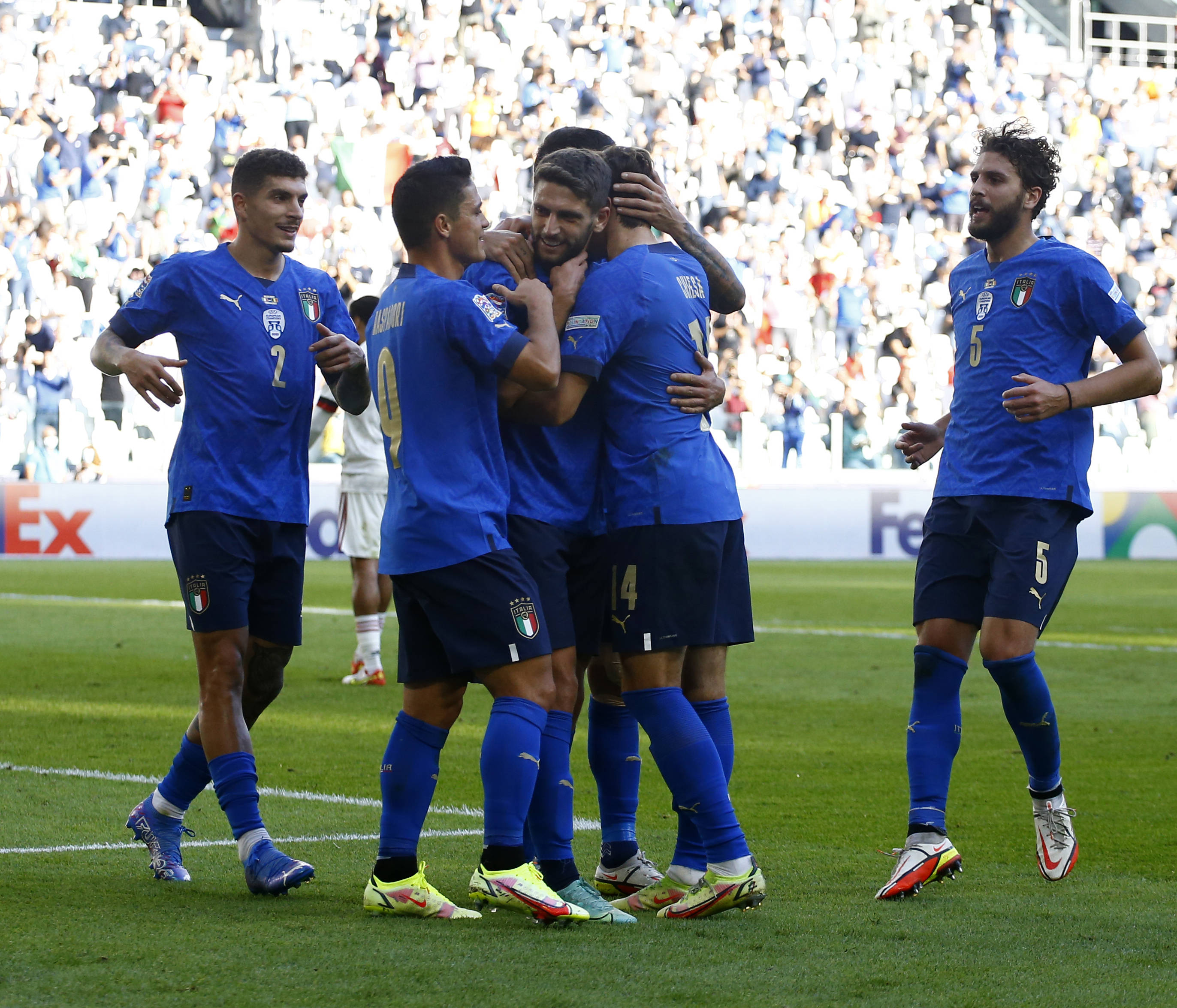 关于意大利足球联赛争夺白热化，局势扑朔迷离的信息