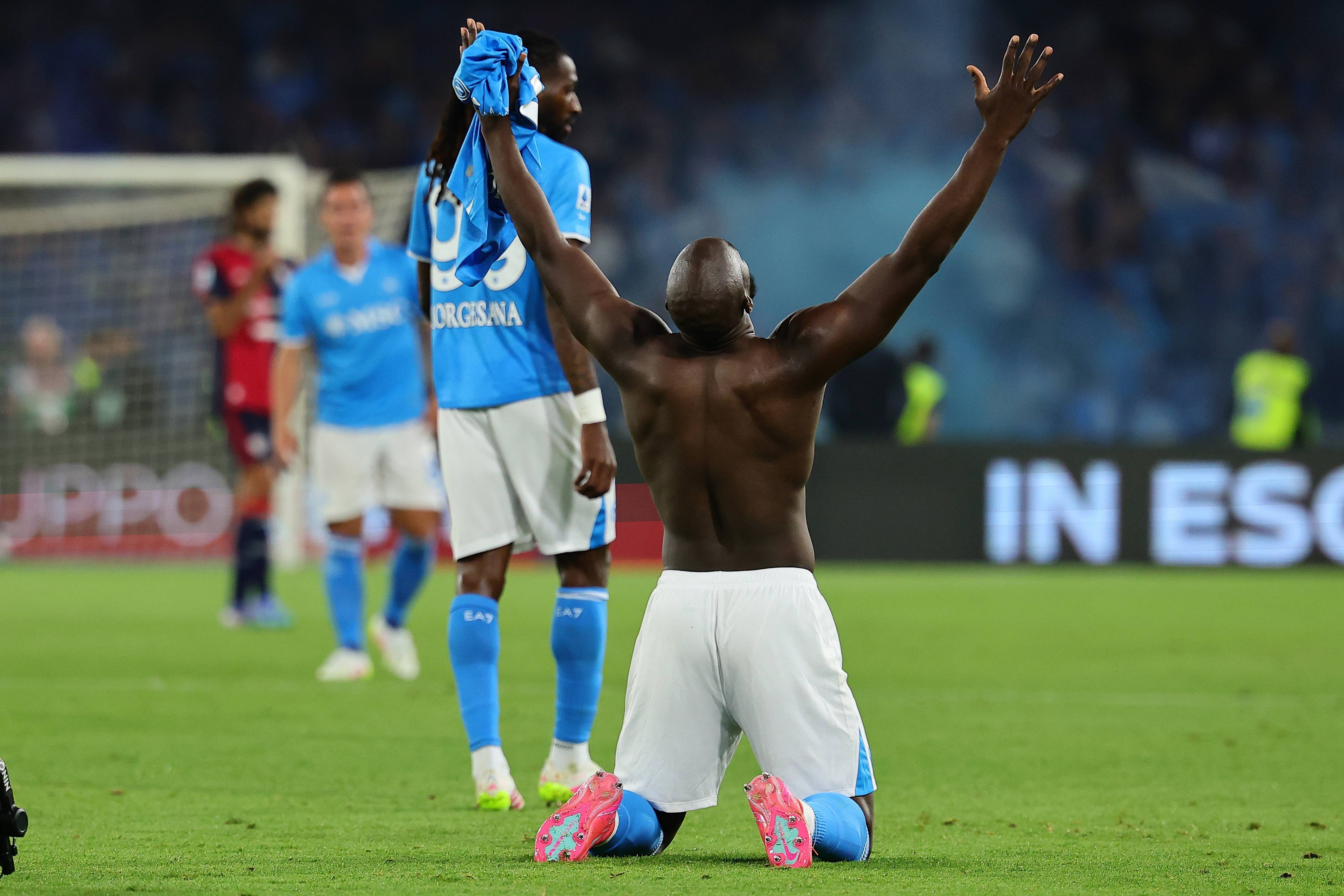 卡利亚里主场迎战那不勒斯，球迷热情高涨的简单介绍