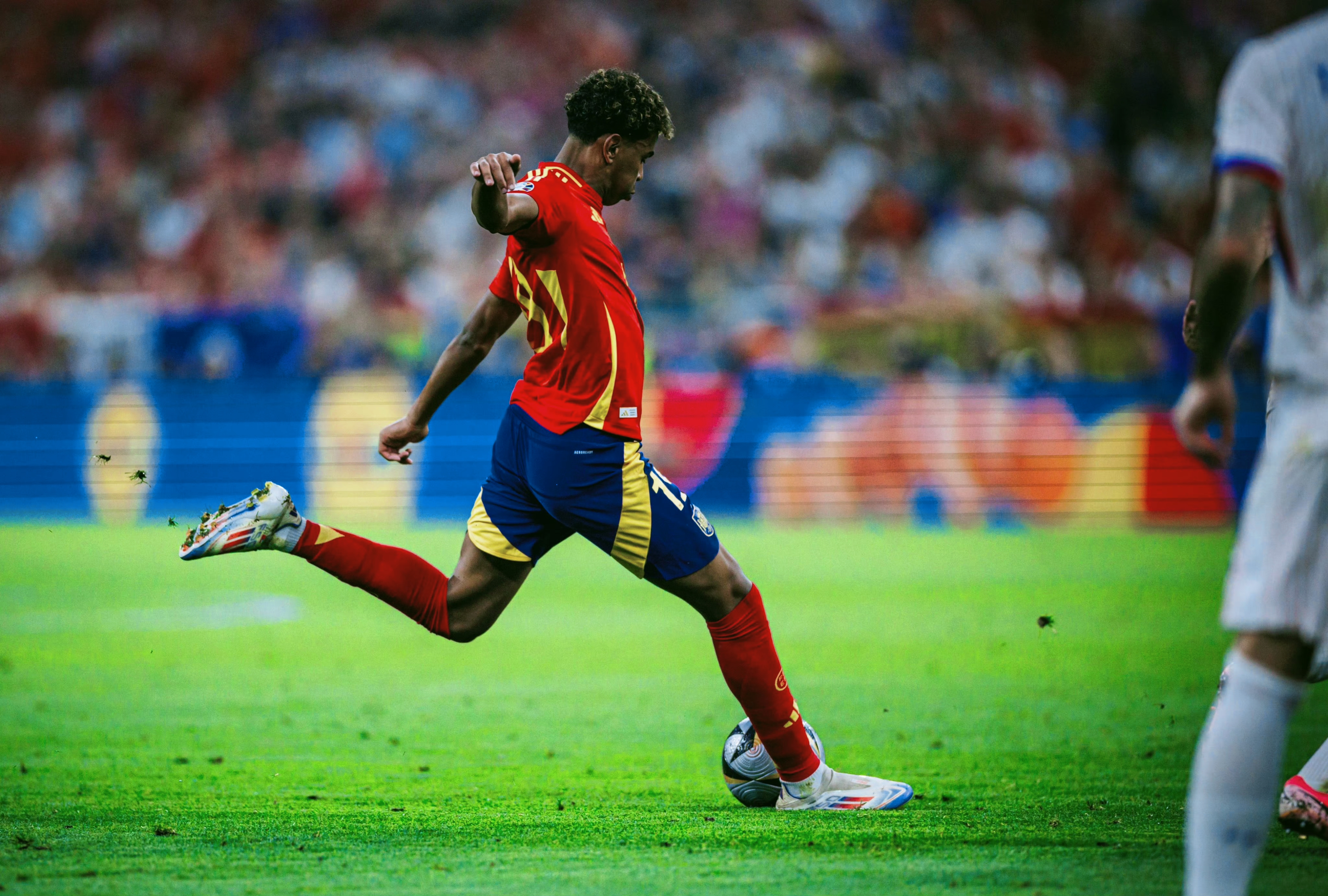 包含英格兰新秀夺冠成功，实力尽显的词条