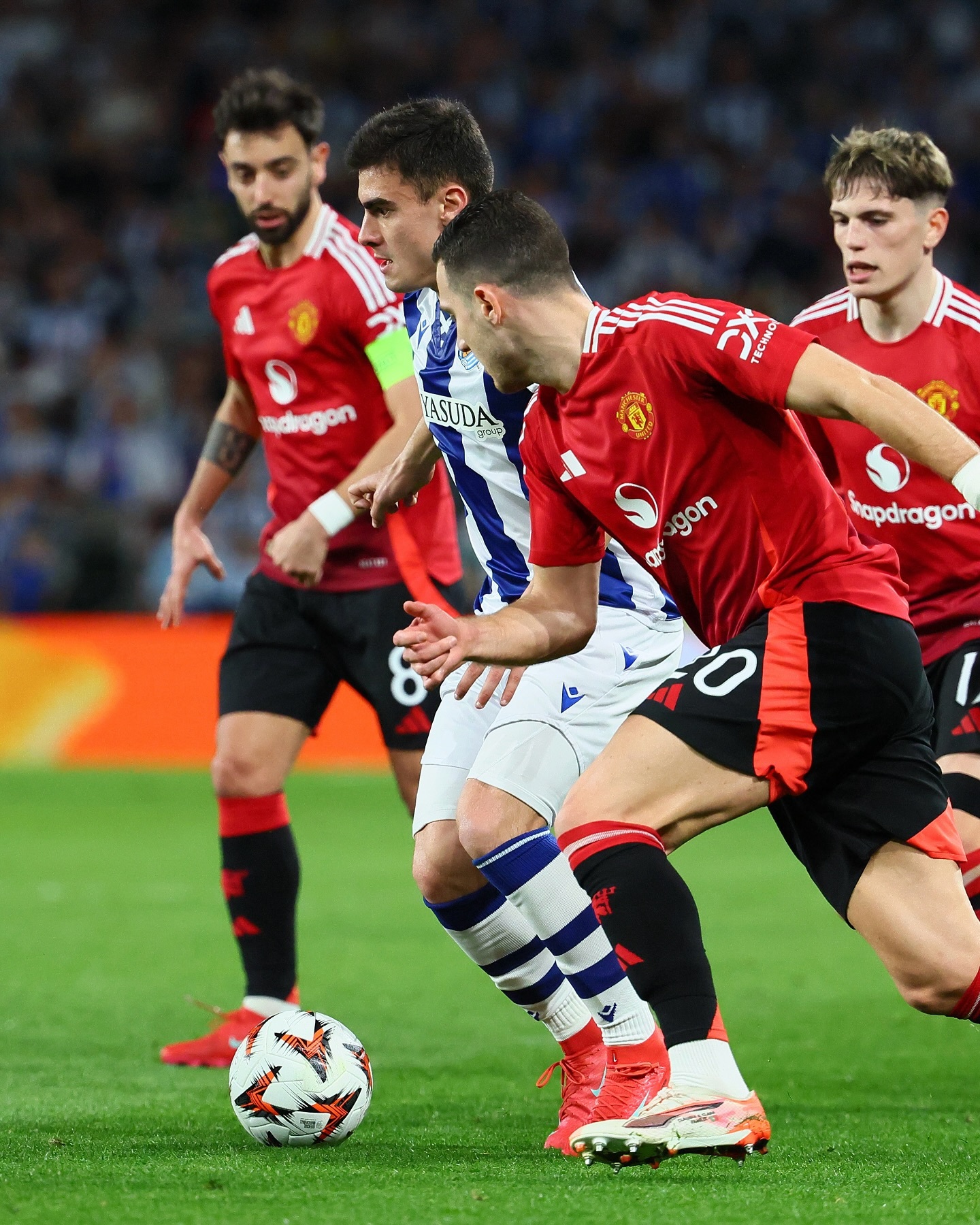 曼联遭遇比赛挫折，仍有晋级希望