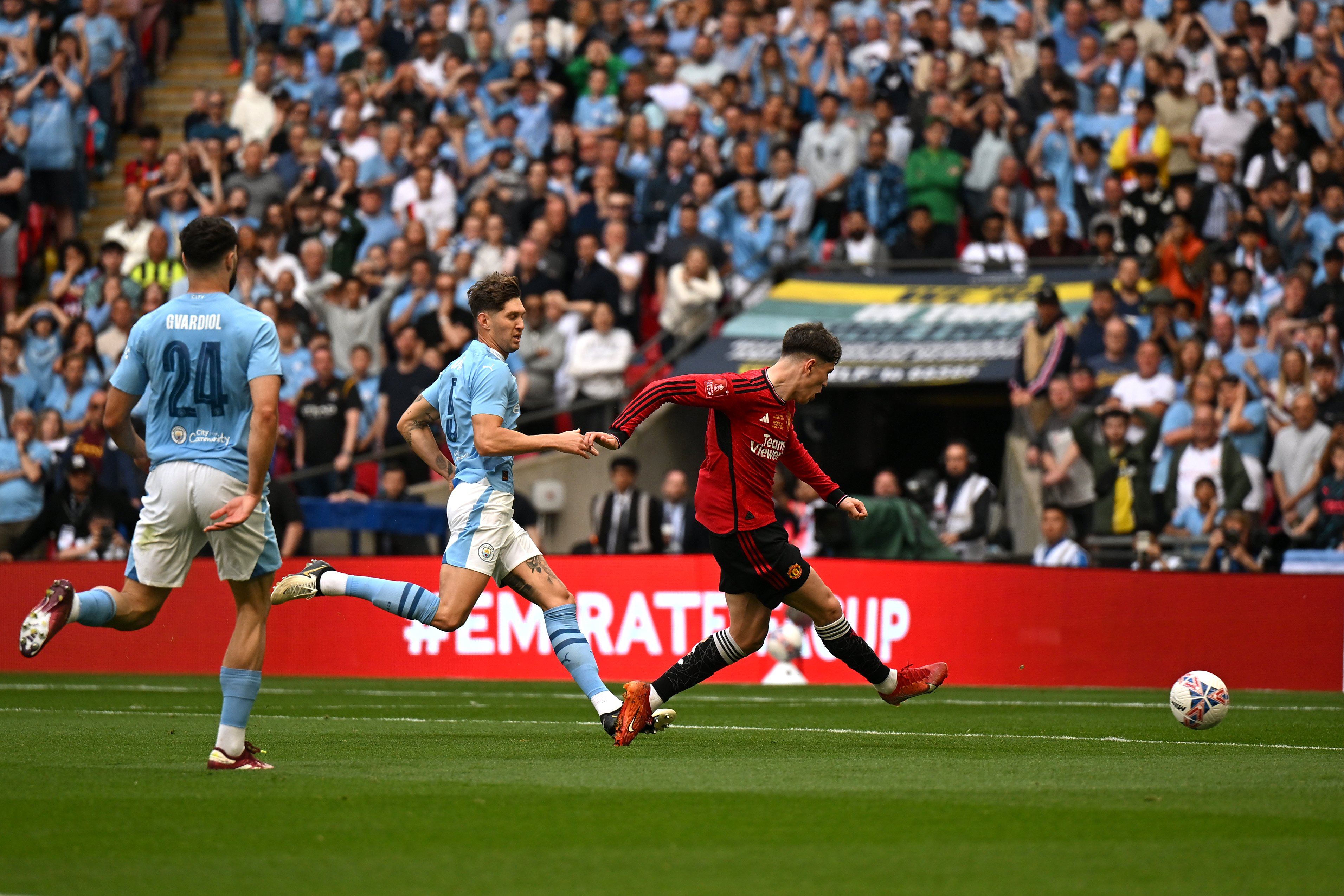 曼联遭遇比赛挫折，仍有晋级希望