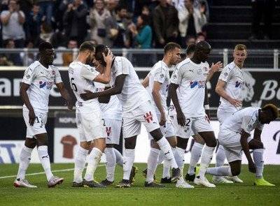 亚眠客场失利，陷入保级泥潭的简单介绍