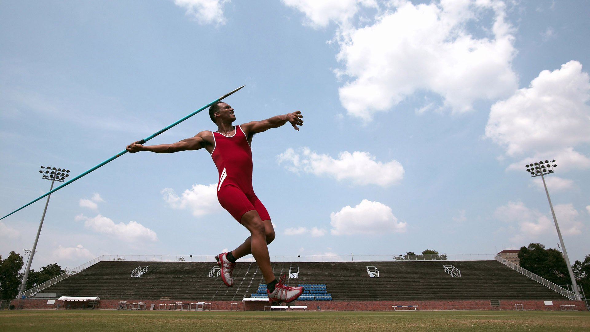 F1新赛季揭幕战之夜,加维持续制造杀伤,赛道上的独舞者
